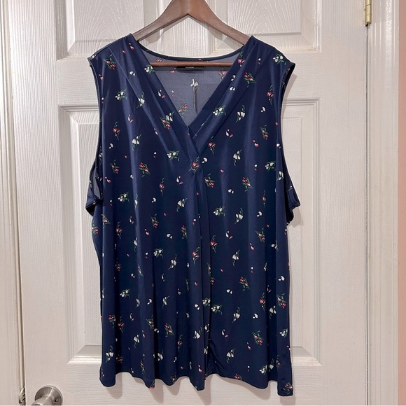 Lane Bryant Tank Top V-Neck Sleeveless Blouse Women's Navy Floral Size 26/28 - Picture 1 of 7